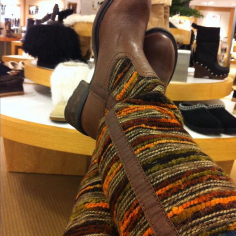 Adorable boots. Size 6